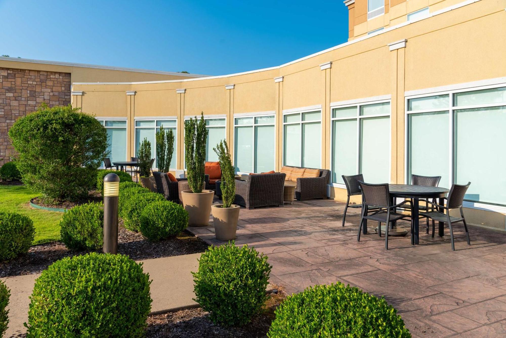 Hilton Garden Inn Норт-Литл-Рок Экстерьер фото